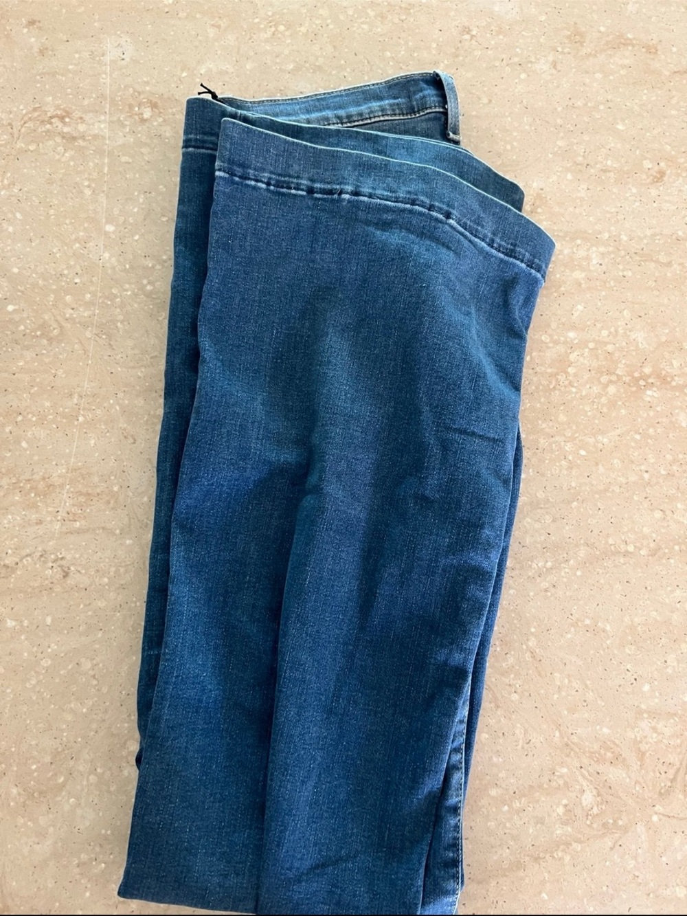 7 For All Mankind women’s Blue Jeans - Picture 2 of 2